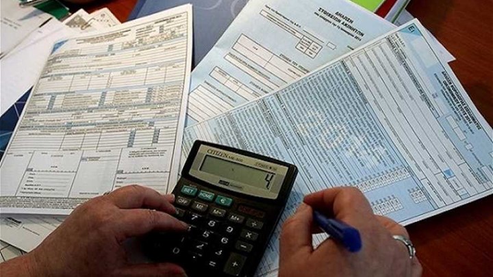 Πιέζουν για “κούρεμα” του αφορολόγητου οι δανειστές