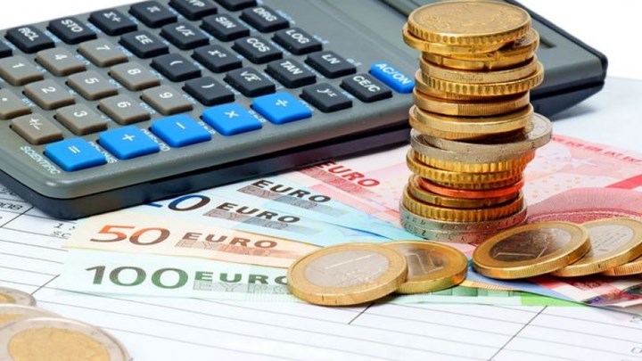 Ποια θα είναι η χαμηλότερη μηνιαία εισφορά για τους ελεύθερους επαγγελματίες