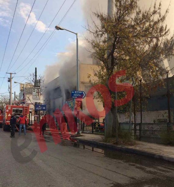 Μαίνεται ακόμα η πυρκαγιά σε βιοτεχνία στον Άγιο Ιωάννη Ρέντη – ΔΕΙΤΕ ΦΩΤΟ