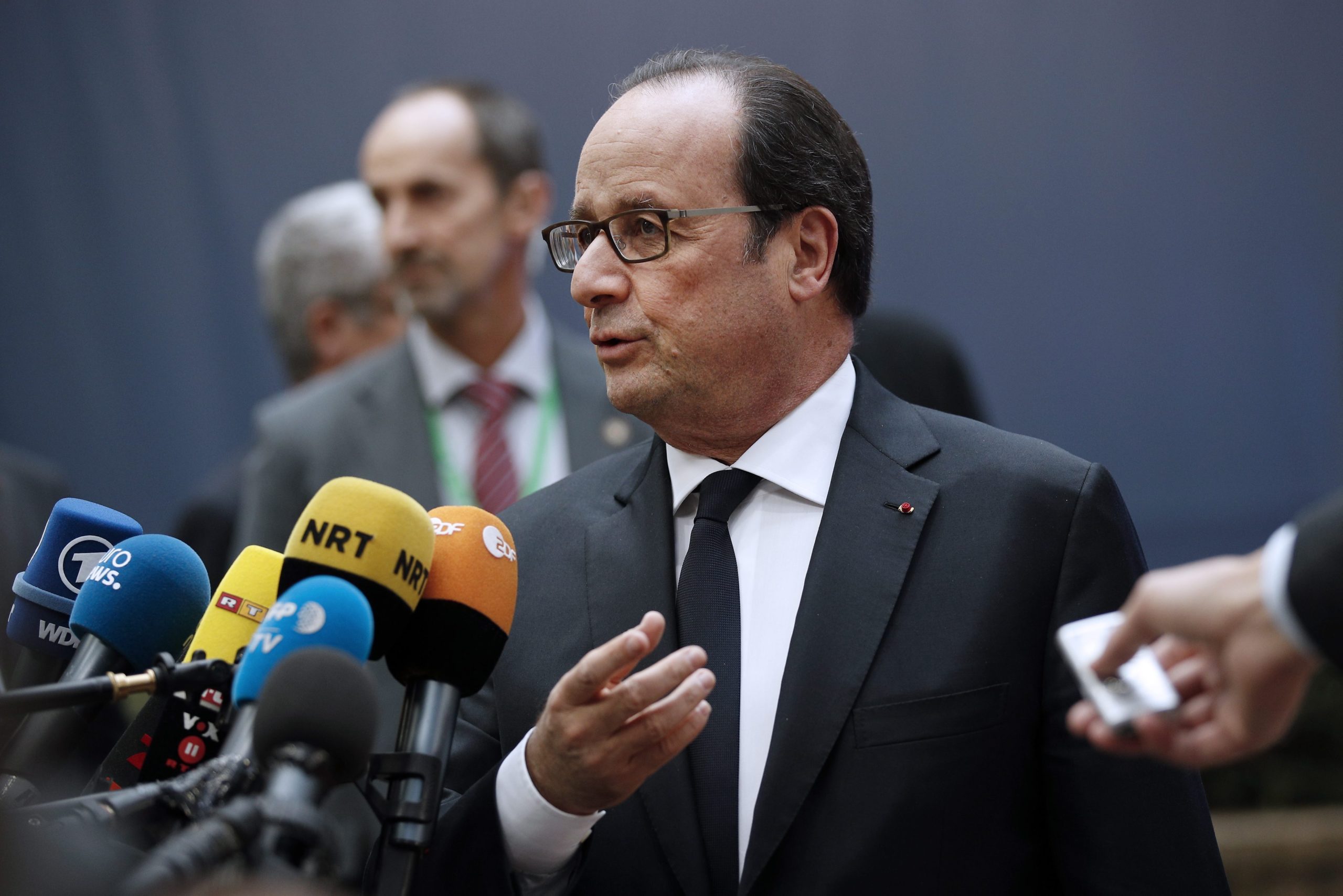 Ολάντ: Είμαι υπέρ της αξιοπρεπούς αντιμετώπισης της Ελλάδας