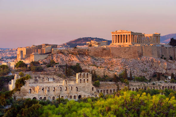 «Η Ελλάδα στους πιο επικίνδυνους τουριστικούς προορισμούς» γράφει η εφημερίδα Express