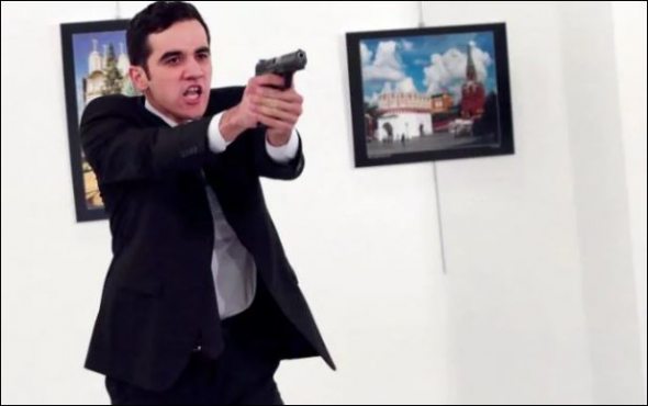 Σάλος με το tweet της Daily Mail για τη δολοφονία του Ρώσου πρέσβη