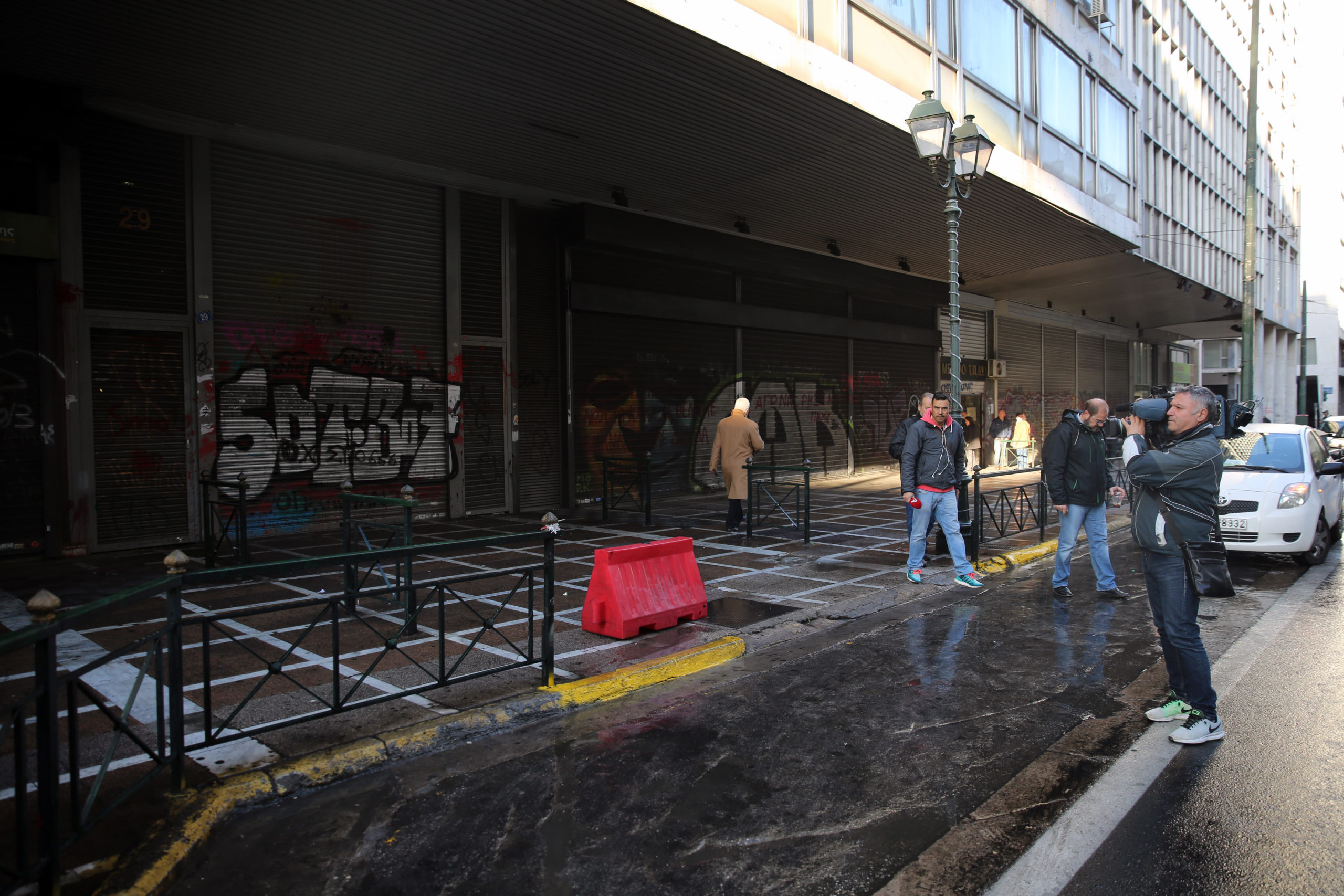 Απόπειρα βομβιστικής επίθεσης στο υπουργείο Εργασίας – Όλο το χρονικό – ΒΙΝΤΕΟ