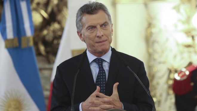 Επίθεση με πέτρες στο αυτοκίνητο του Προέδρου της Αργεντινής