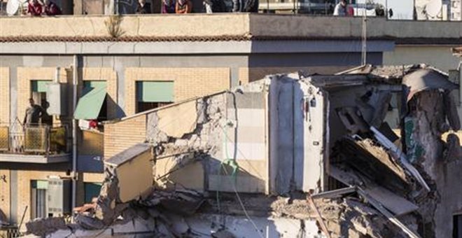 Ιταλία – Μητέρα και κόρη αγνοούνται ύστερα απο κατάρρευση κτιρίου στη Ρώμη