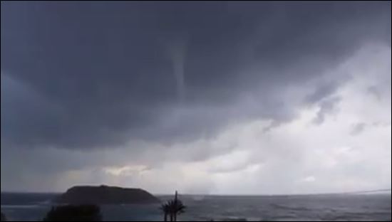 Υδροστρόβιλος στην Κρήτη – ΒΙΝΤΕΟ