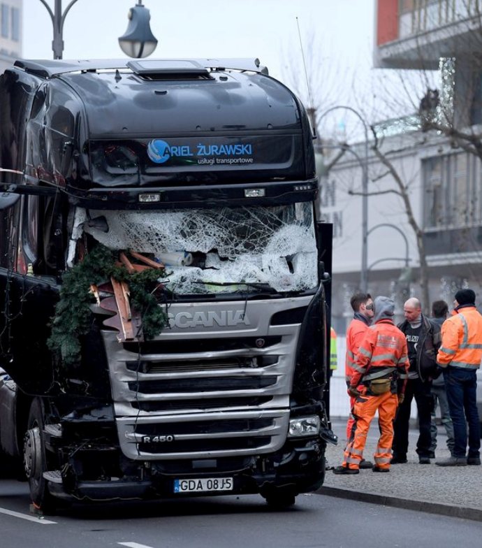 Τα δακτυλικά αποτυπώματα του Τυνήσιου βρέθηκαν στην πόρτα του «φονικού» φορτηγού