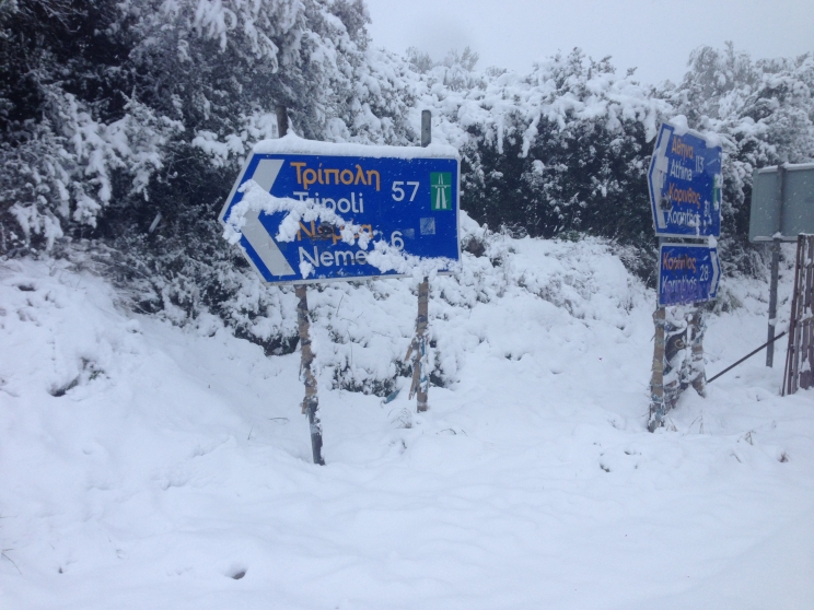 Αποκλείστηκαν χωριά στον Δήμο Νεμέας – Στους δρόμους τα εκχιονιστικά μηχανήματα – ΒΙΝΤΕΟ – ΦΩΤΟ