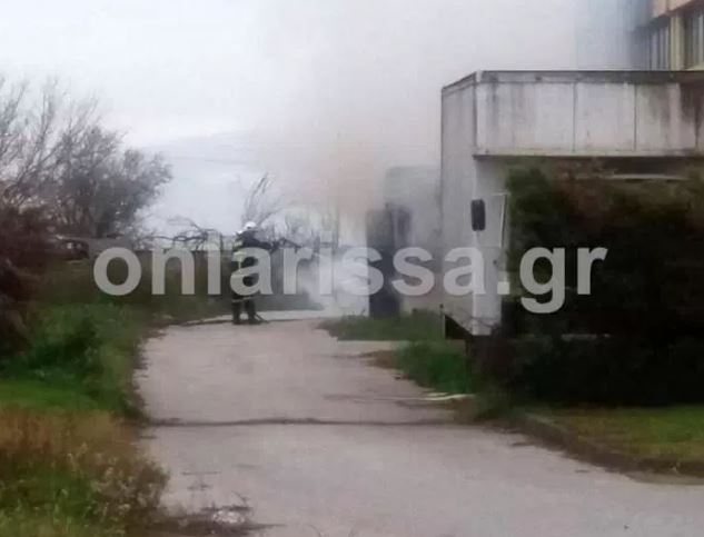 Πυρκαγιά σε εργοστάσιο στη Λάρισα – ΦΩΤΟ