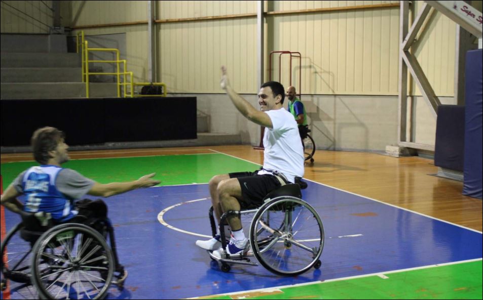 Βουλευτές της ΝΔ έπαιξαν μπάσκετ με αμαξίδιο – ΦΩΤΟ