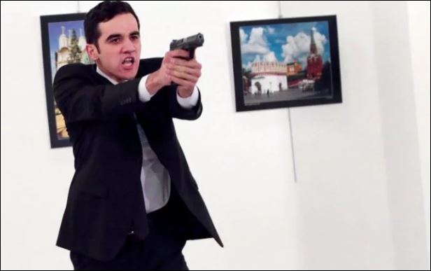 Είχε απολυθεί ως “Γκιουλενιστής” από την τουρκική αστυνομία ο δολοφόνος του Ρώσου πρέσβη