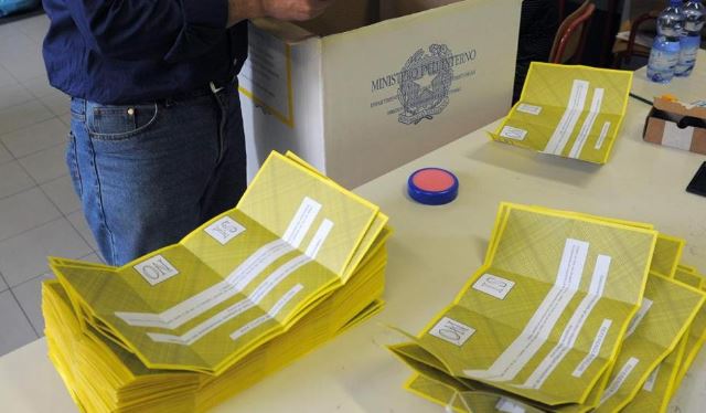 Δημοψήφισμα στην Ιταλία – Ξεπέρασε το 57% η προσέλευση