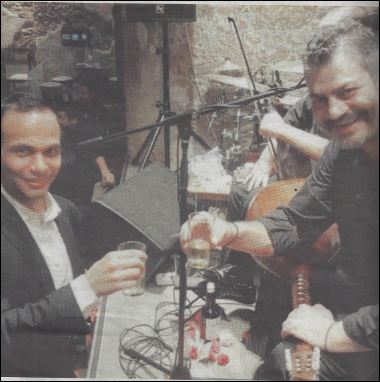 Ο Κονταρός χόρεψε πεντοζάλη με το «δεξί» χέρι του Τραμπ – ΦΩΤΟ