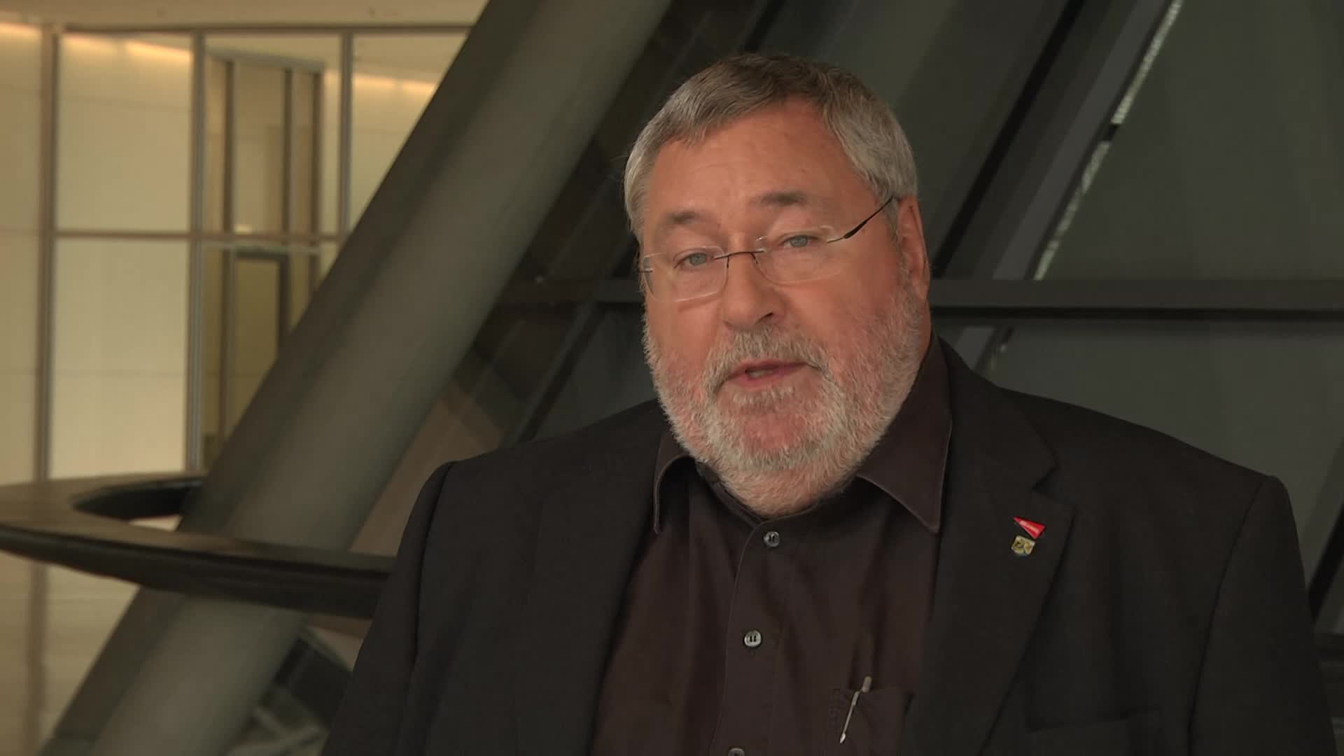 Die Linke: Η πολιτική του Σόιμπλε κινητήρια δύναμη για τη δημιουργία προβλημάτων στην Ελλάδα