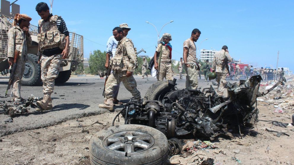 Υεμένη: Τουλάχιστον 50 στρατιώτες νεκροί και 70 τραυματίες από επίθεση Τζιχαντιστή καμικάζι