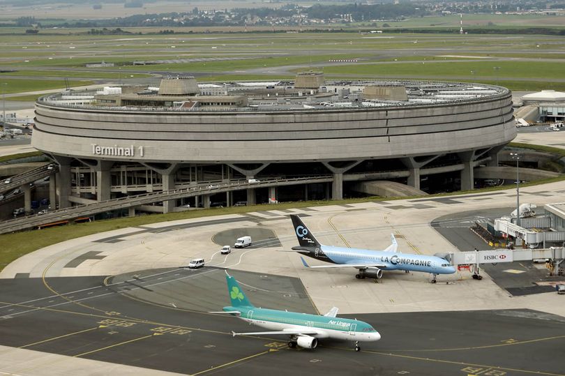 Συναγερμός στο Παρίσι – Ύποπτο αντικείμενο στο αεροδρόμιο Σαρλ ντε Γκωλ