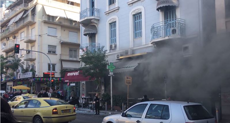 Έξι ελαφρά τραυματίες από την έκρηξη κοντά στην πλατεία Βικτωρίας – ΤΩΡΑ