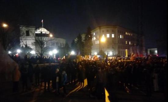 Κλιμακώνεται η πολιτική κρίση στην Πολωνία