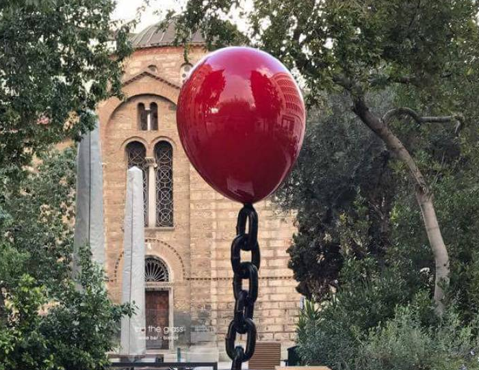 Το μνημείο του άγνωστου καλλιτέχνη στο κέντρο της Αθήνας – ΦΩΤΟ