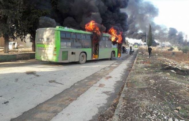 Συρία – Αντάρτες έκαψαν λεωφορεία που θα απομάκρυναν αμάχους