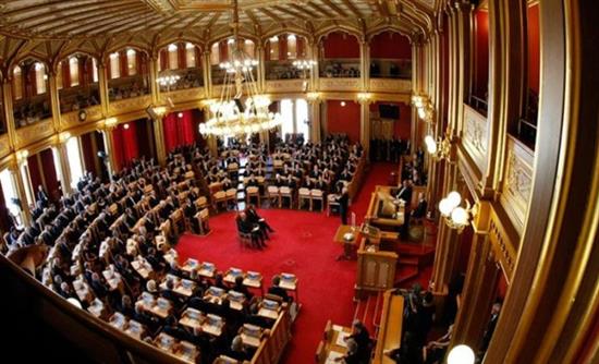 Στο παρά πέντε γλίτωσε την κατάρρευση η κυβέρνηση της Νορβηγίας