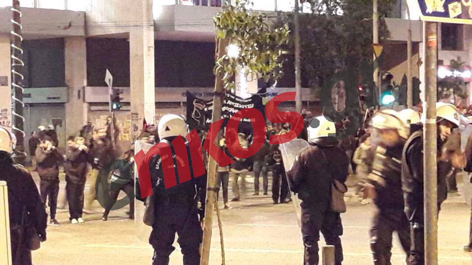 Στο Σύνταγμα η πορεία – ΦΩΤΟ – ΤΩΡΑ