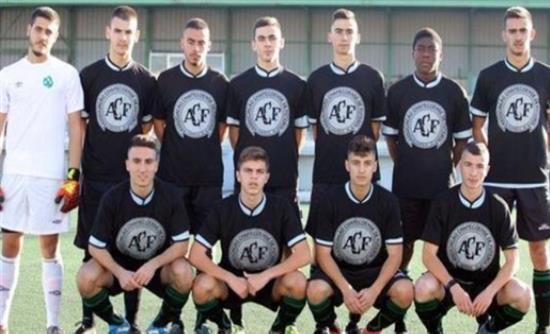 Ομάδα από την Κρήτη έπαιξε με φανέλες τις Σαπεκοένσε – ΦΩΤΟ