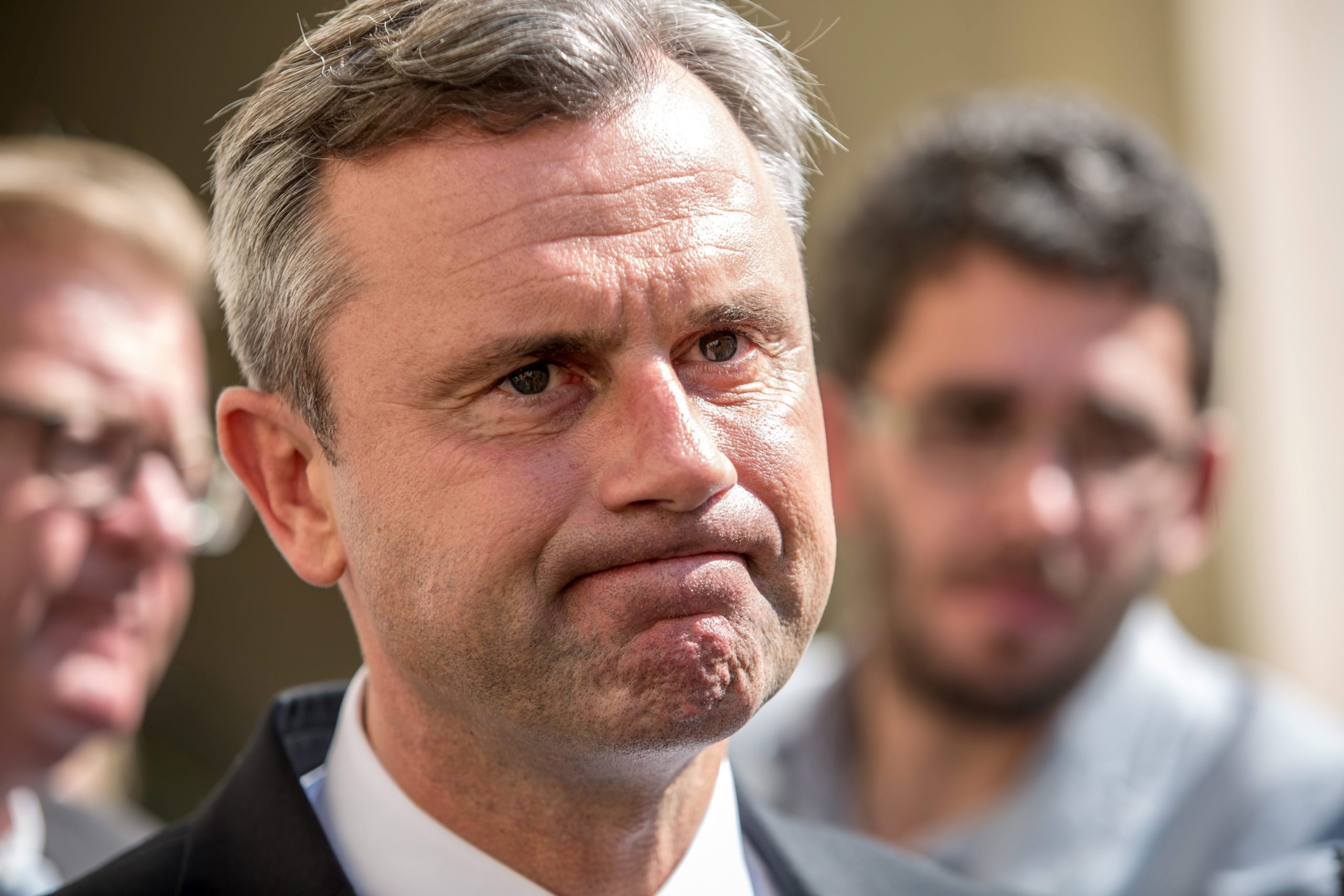 Αυστρία – Παραδέχτηκε την ήττα του ο ακροδεξιός Νόρμπερτ Χόφερ