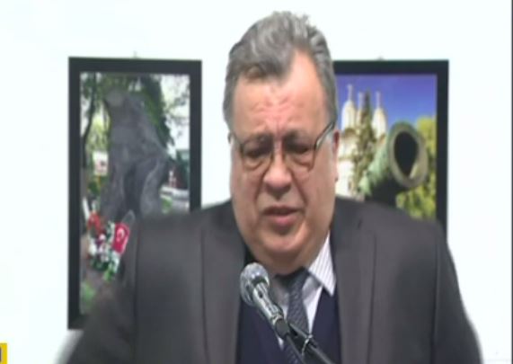 Πέντε σφαίρες στην καρδιά δέχθηκε ο Ρώσος πρέσβης