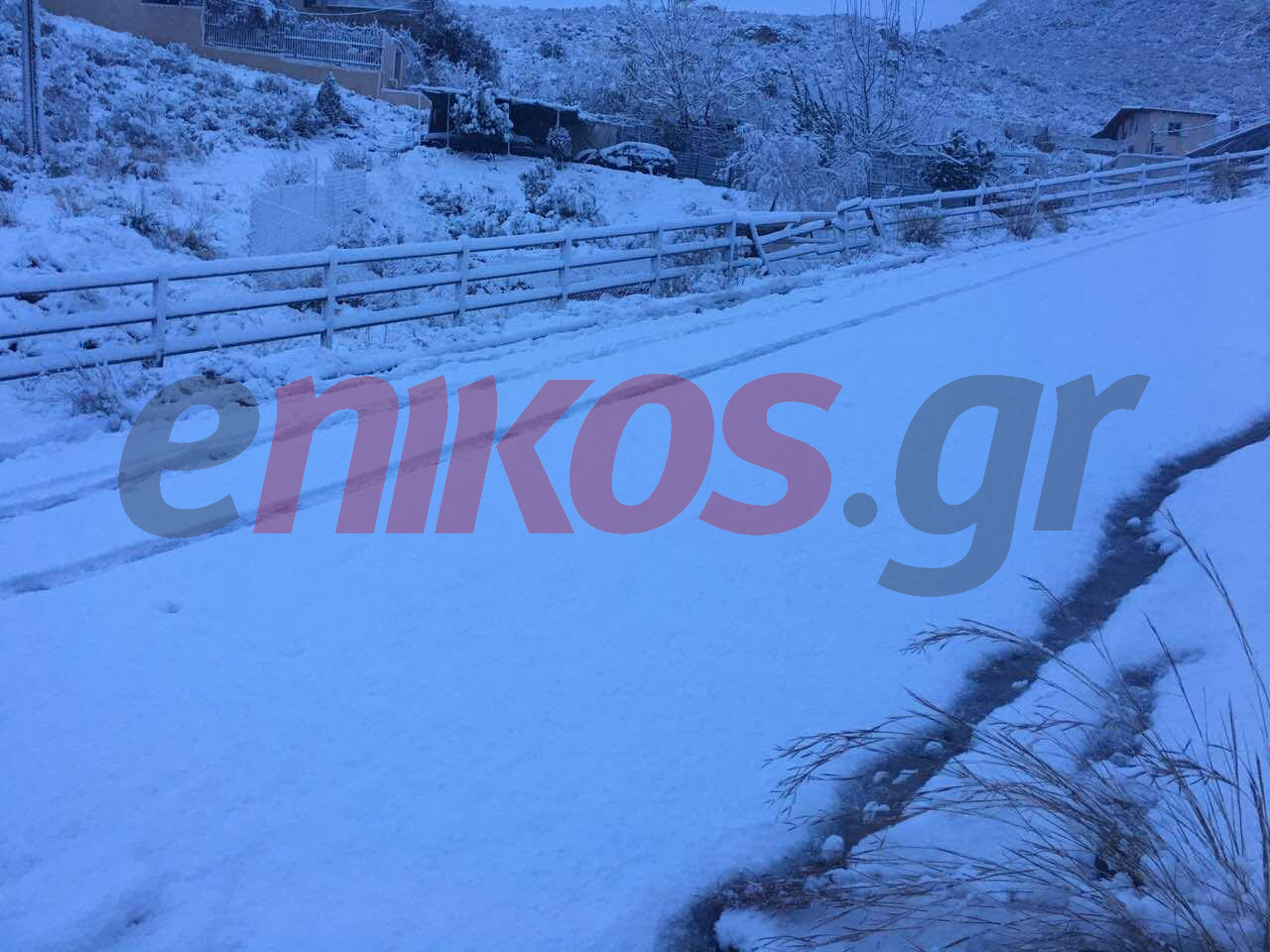 Χιόνι στη Νεάπολη Νίκαιας – ΦΩΤΟ