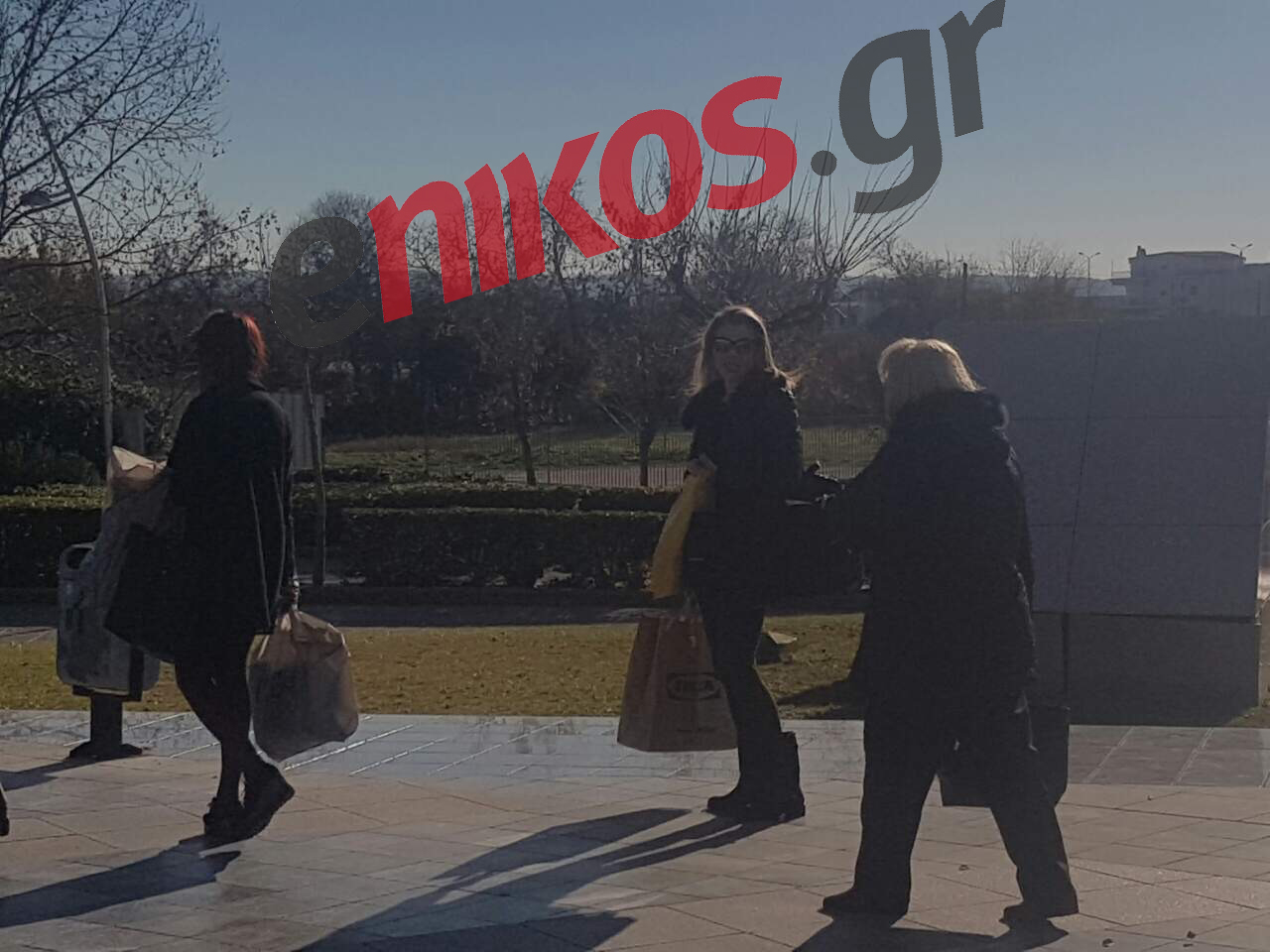 Ο Κανάκης βγαίνει από το μαιευτήριο με την κόρη του – ΦΩΤΟ