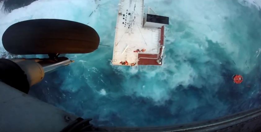 ΒΙΝΤΕΟ ντοκουμέντο – H δραματική διάσωση των ναυτικών στην Άνδρο