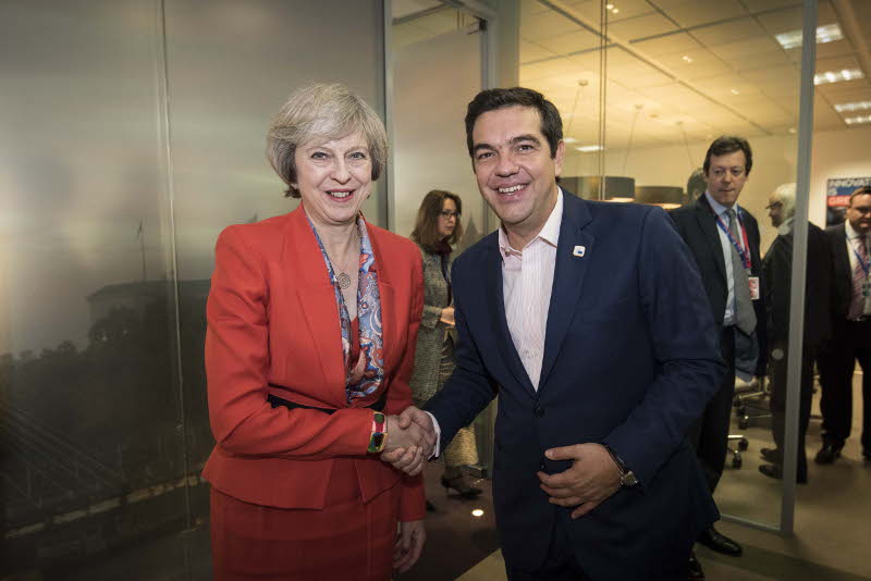 Την Τερέζα Μέι θα συναντήσει ο Τσίπρας