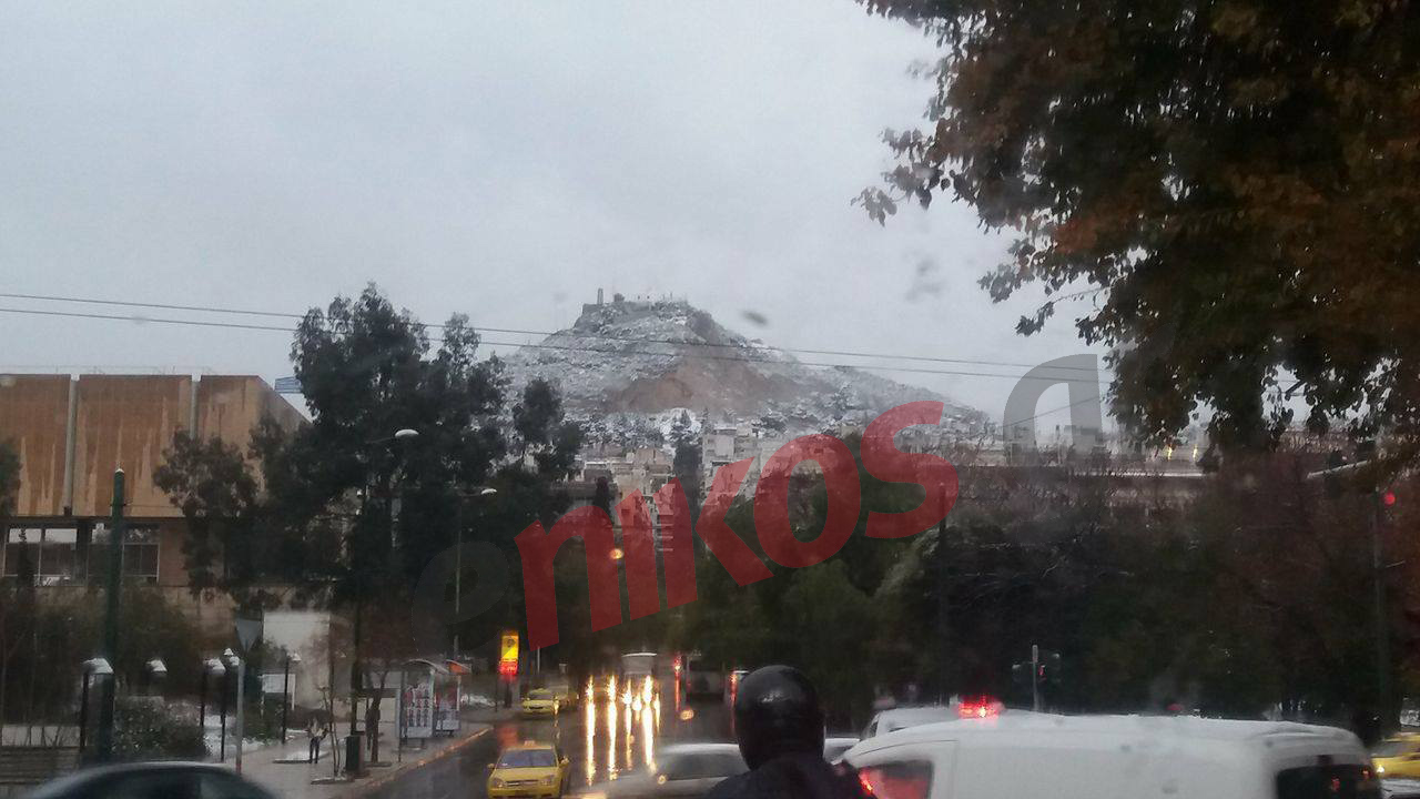 Στα λευκά η Αττική – Χιόνια στο κέντρο της Αθήνας – ΦΩΤΟ – ΒΙΝΤΕΟ