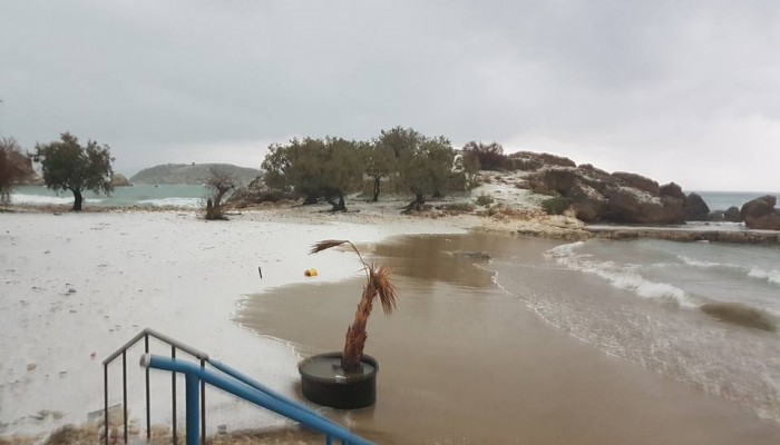 Χιόνισε σε παραλία των Χανίων – ΦΩΤΟ