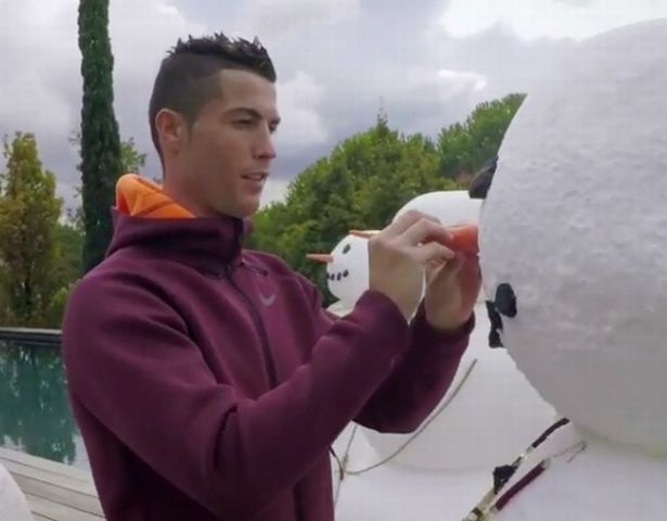 Το μαεστρικό χτύπημα φάουλ του Κριστιάνο απέναντι σε… χιονάνθρωπους – ΒΙΝΤΕΟ