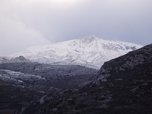 Στα λευκά η ορεινή Νάξος – ΦΩΤΟ