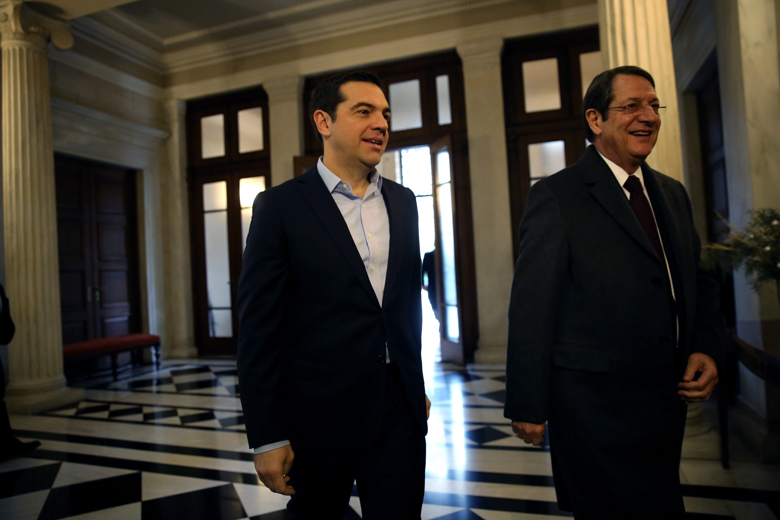 Σε εξέλιξη η συνάντηση Τσίπρα – Αναστασιάδη