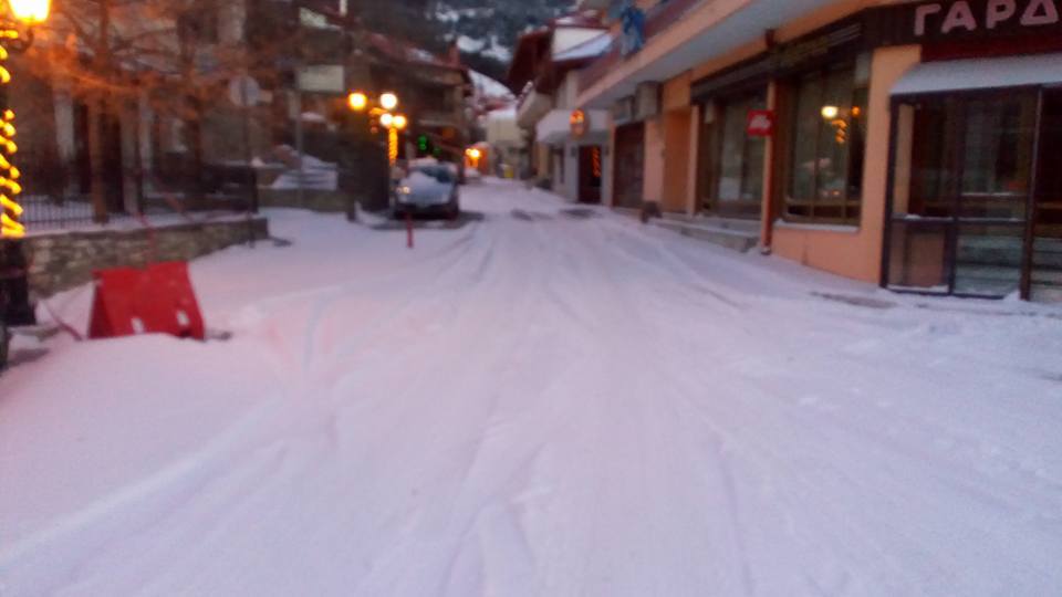 Χιόνι στην Ελασσόνα – ΦΩΤΟ