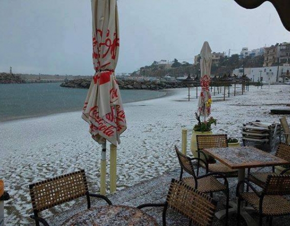 Το χιόνι έφτασε μέχρι τη… θάλασσα στην Κρήτη – ΦΩΤΟ