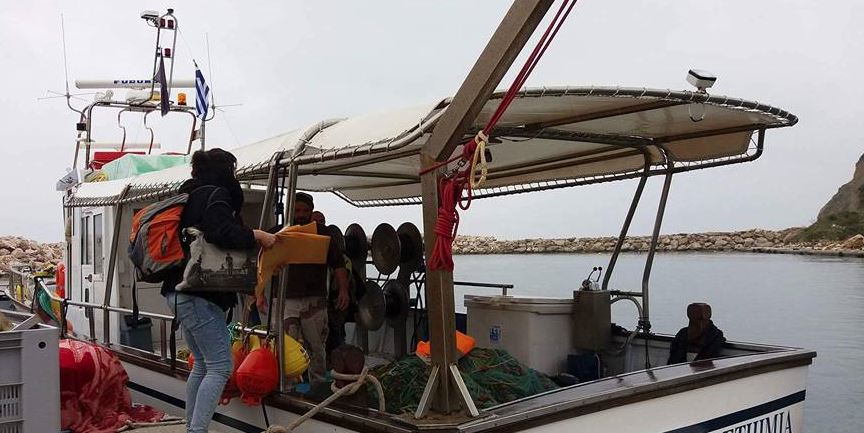 Με… καΐκι οι ασθενείς στην Κυλλήνη – ΦΩΤΟ