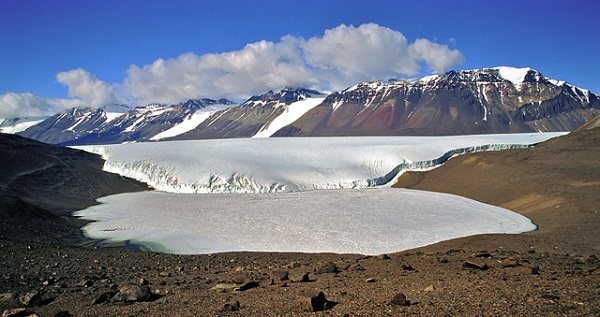 perierga.gr - Σε ένα μέρος στην Ανταρκτική δεν χιονίζει ποτέ!