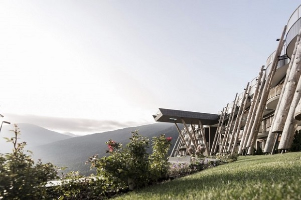 perierga.gr - Πισίνα με... παράθυρο! perierga.gr - Πισίνα με... παράθυρο!