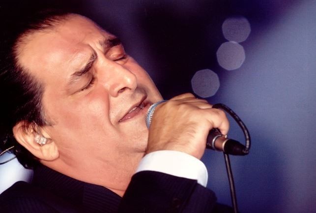 Δύσκολες ώρες για τον Βασίλη Καρρά