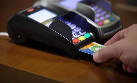 Σαφάρι για τα παράνομα POS – Πώς οι επιτήδειοι παρακάμπτουν τα capital controls