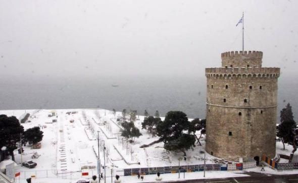 Ο …χαλαρός χιονάνθρωπος στη Θεσσαλονίκη – ΦΩΤΟ