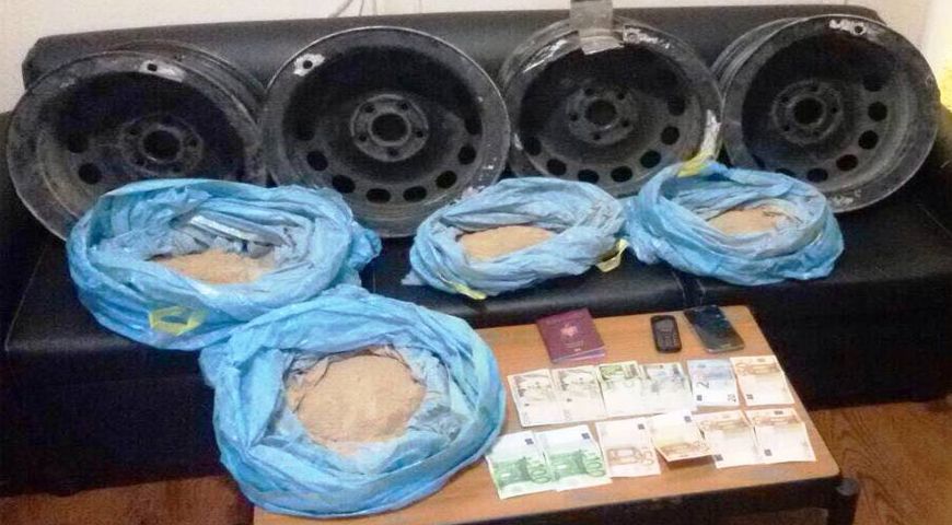Κήποι Έβρου: Είχε κρύψει πεντέμιση κιλά ηρωίνης στις ζάντες του αυτοκινήτου – ΦΩΤΟ