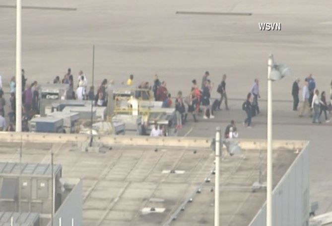 Πυροβολισμοί στο αεροδρόμιο της Φλόριντα – TΩΡΑ