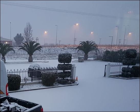 Στα λευκά «ντύθηκε» η Λαμία – ΦΩΤΟ