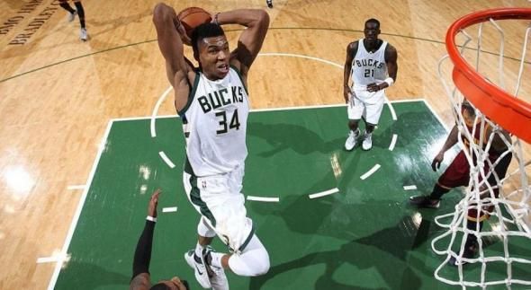 Πρώην αστέρας του NBA «υποκλίνεται» στον Αντετοκούνμπο